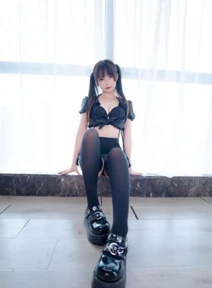 年轻女教师4三级_蓝光高清视频播放